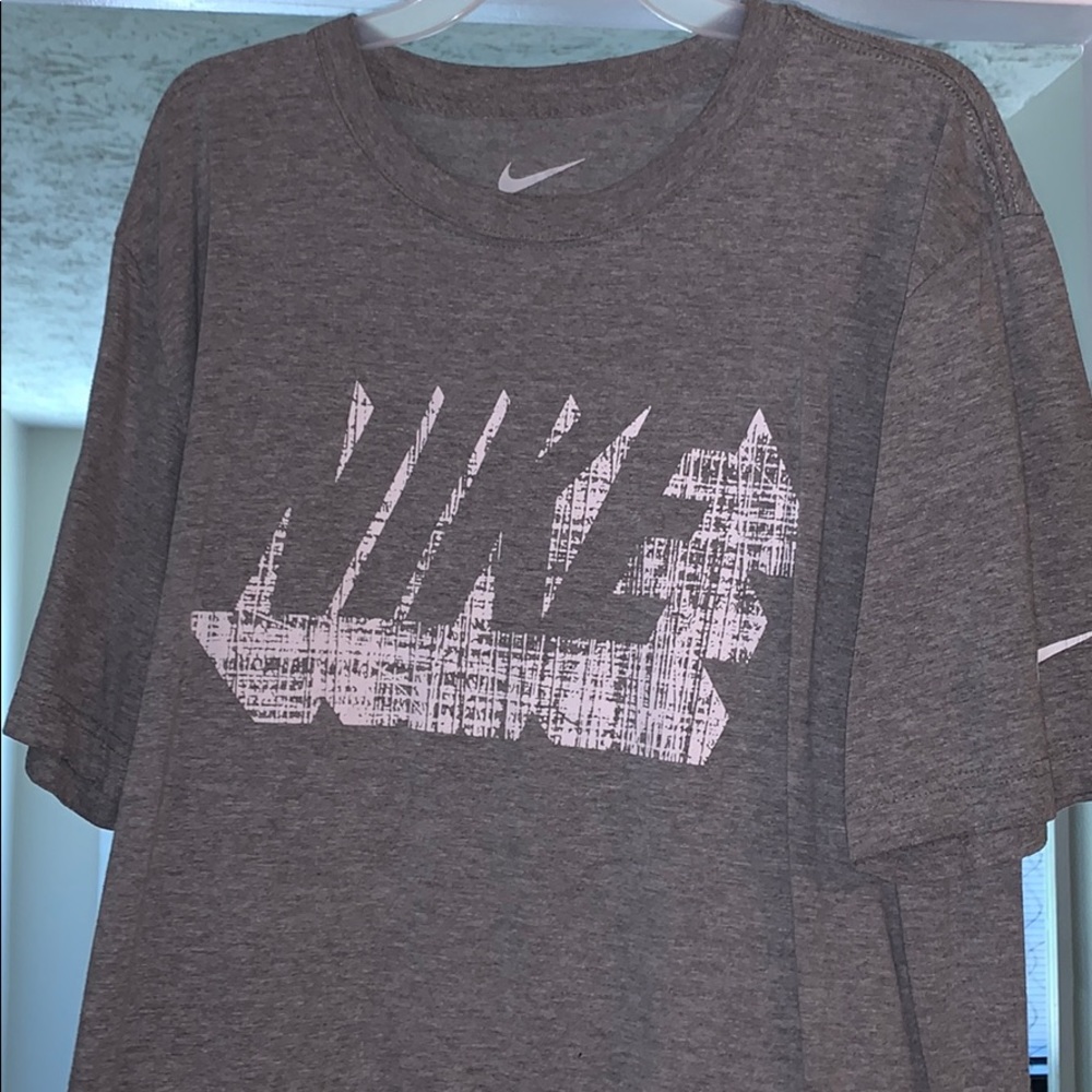 Nike Shirt (Medium)